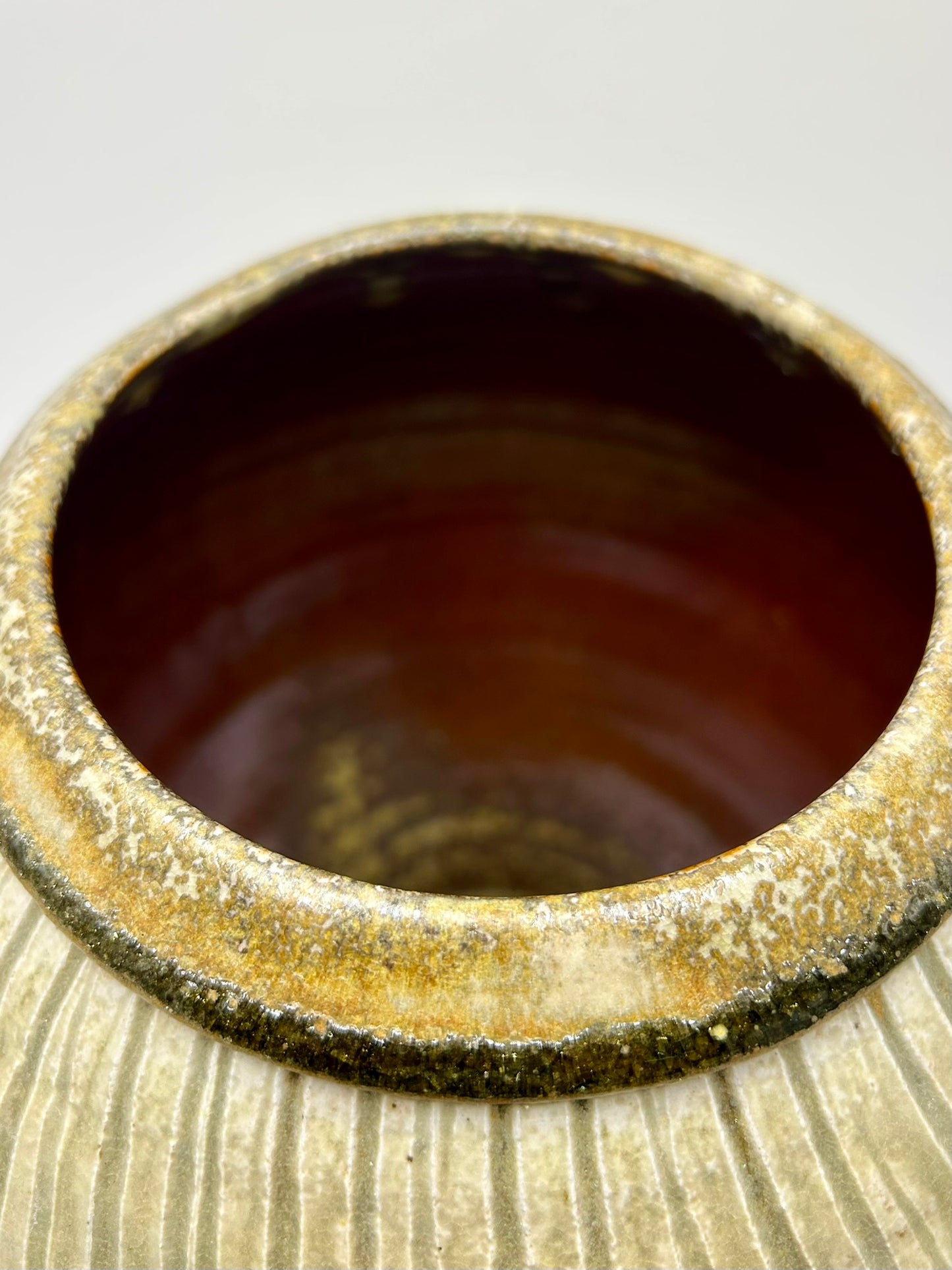 Vase (70)